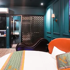 3* Отель Silk Near Tan Son Nhat Airport